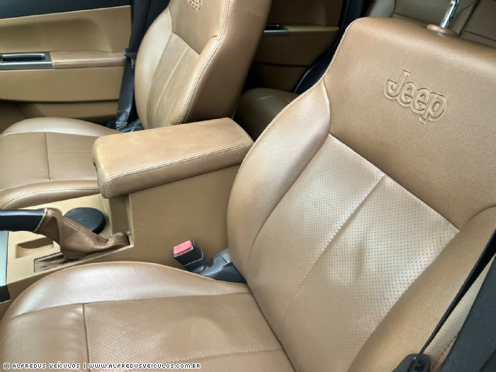 Jeep CHEROKKE LIMITED 3.7 V6 4X4 2012/2012